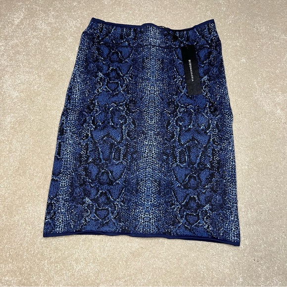 BCBGMaxAzria Blue Snake Print Short Thick Stretchy Pencil Skirt NWT Womens Small - Picture 1 of 8